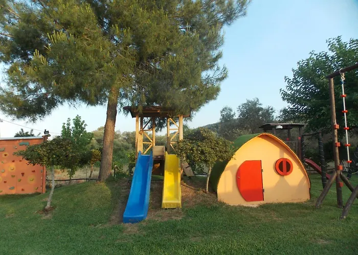 Nikos Apartments