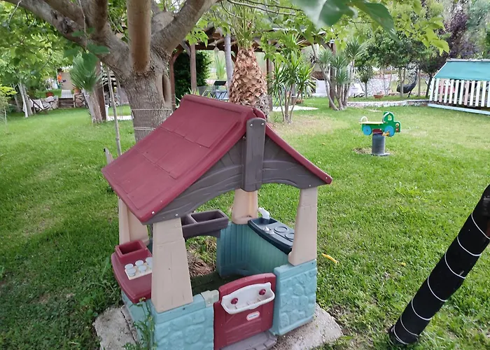 Nikos Apartments