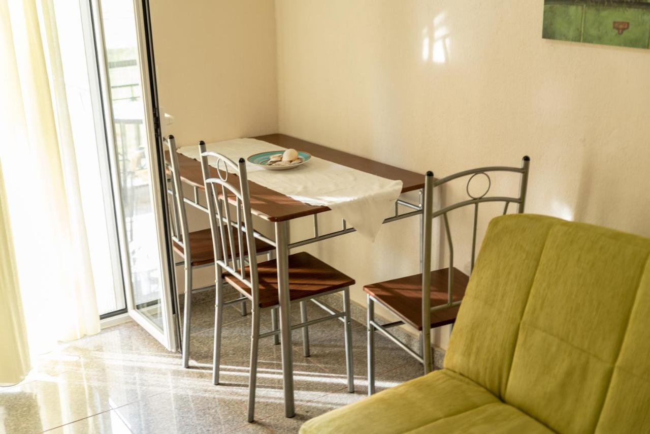 Nikos Apartamento